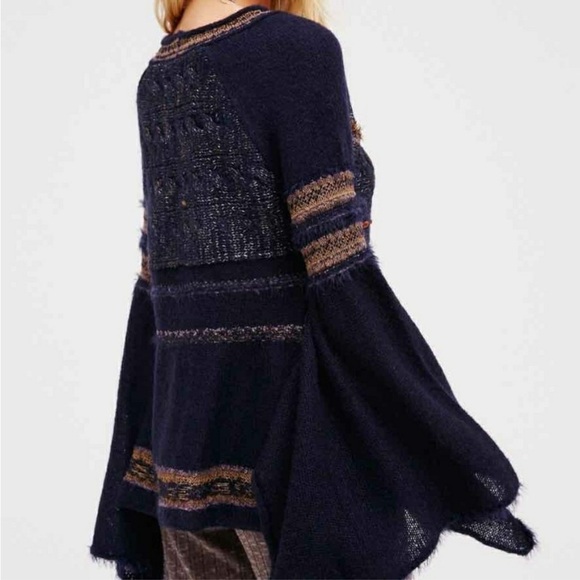 Free People Craft Time Bell Sleeve Sweater Navy Blue Striped Size Medium - Picture 13 of 13